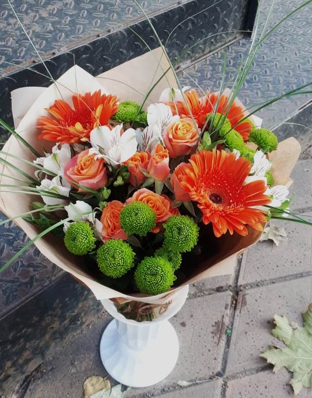 Букет цветов из: Герберы, Хризантемы, Альстромерии и Розы в Казанское