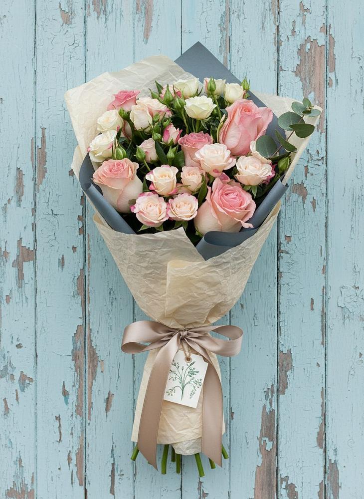 Букет цветов из: Розы в Казанское