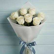 Букет 7 Белых роз Эдлесс Лав в Казанское