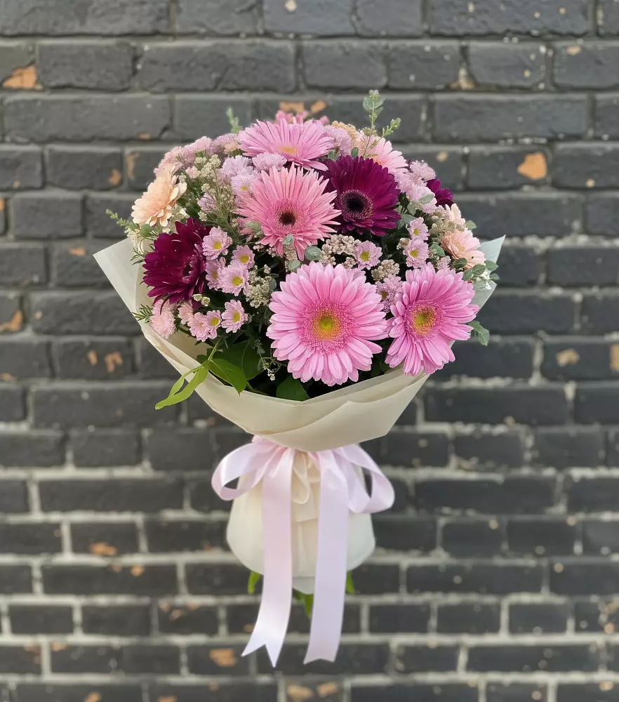 Букет цветов из: Герберы и Хризантемы в Казанское