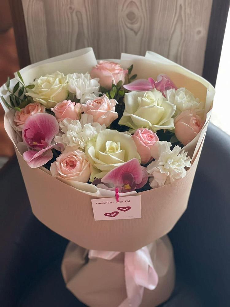 Букет цветов из: Орхидеи, Розы и Гвоздики в Казанское