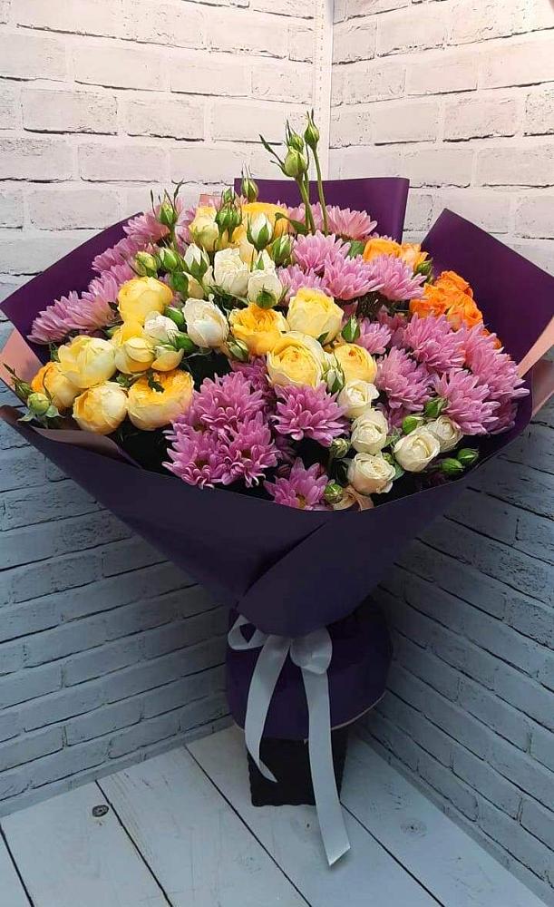 Букет цветов из: Хризантемы и Розы в Казанское