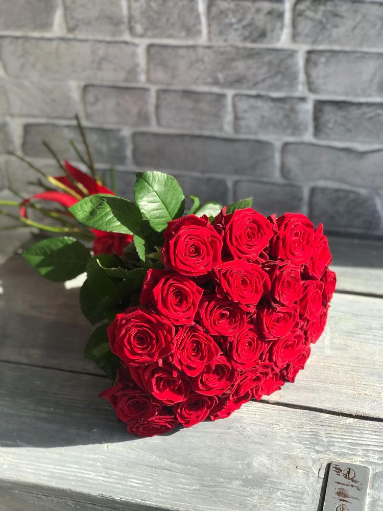 Букет Красные розы Фридом в Казанское