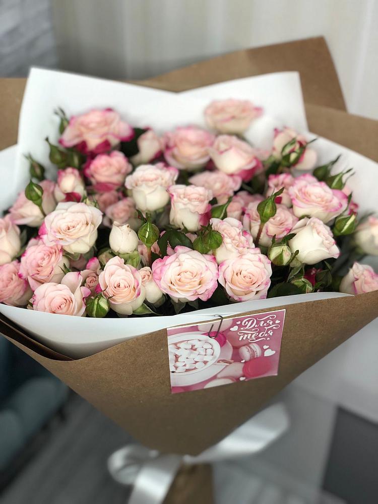 Букет цветов из: Розы в Казанское