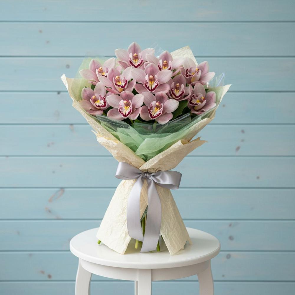 Букет цветов из: Орхидеи и Розы в Казанское