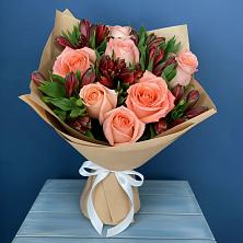 Букет цветов из:  Розы и Альстромерии в Казанское