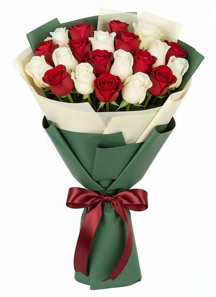 Букет Микс из красных и белых роз в Казанское
