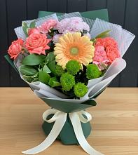 Букет цветов из:  Гвоздики, Розы, Герберы и Хризантемы #REPLACE_PRED# Казанское