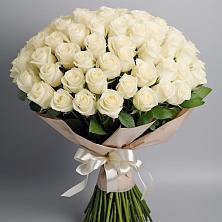 Букет 101 беля роза Белоснежка в Казанское