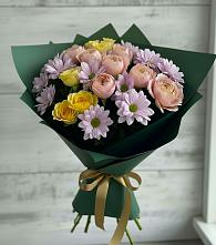 Букет цветов из:  Хризантемы и Розы в Казанское