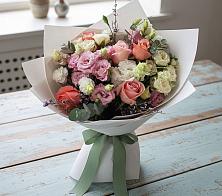 Букет цветов из:  Розы, Лизиантусы и Гвоздики в Казанское