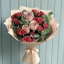 Букет цветов из:  Гвоздики и Розы в Казанское